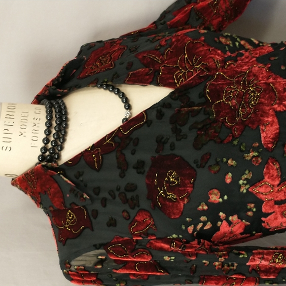 Holiday Wrap Blouse Silk Velvet Burnout Red Roses on Black Sexy Low V Sheer Sle - Picture 2 of 11